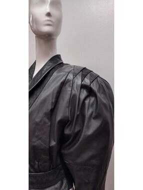 Black Tailored New Wave Avante-Garde 1980s Leather Short Jacket Bombshell S/M